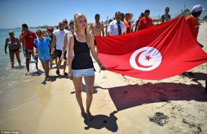 uk tourists back to tunisia